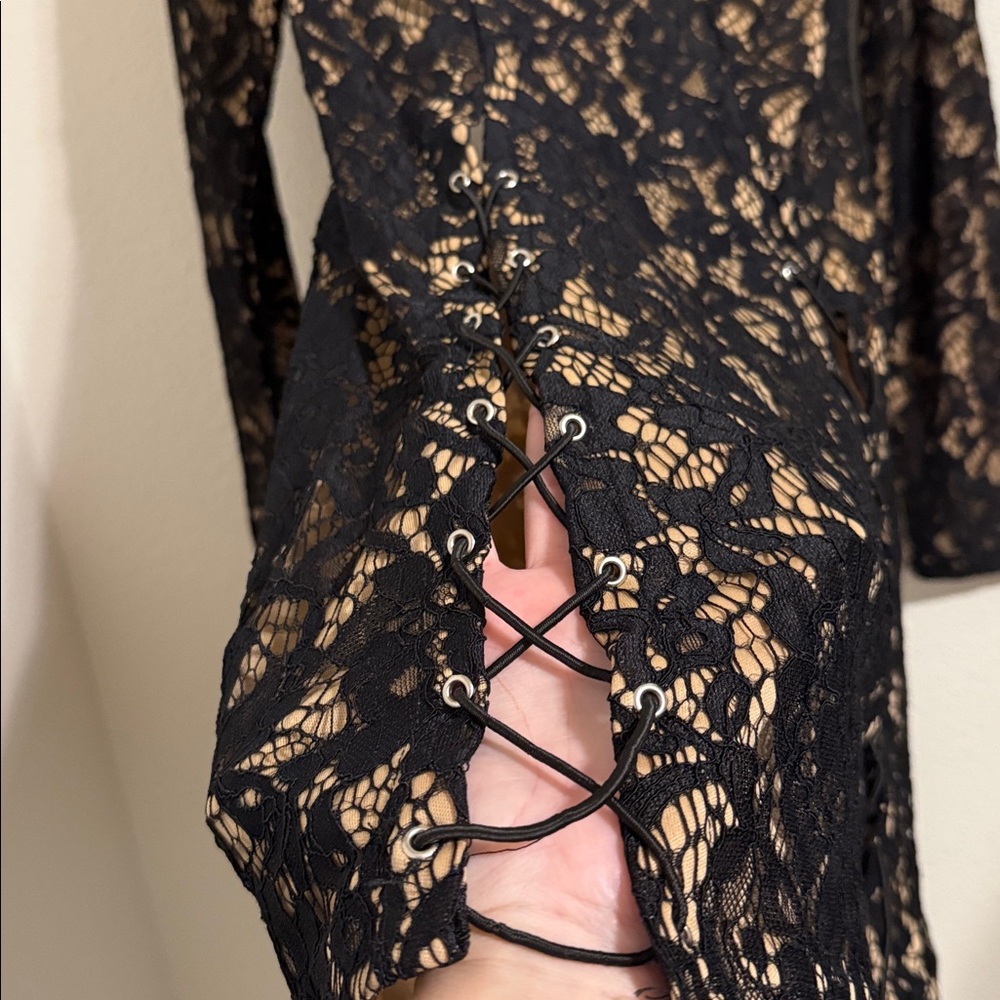 Pretty Little Thing Black Lace Eyelet Extreme Split BodyCon Dress - Picture 4 of 9
